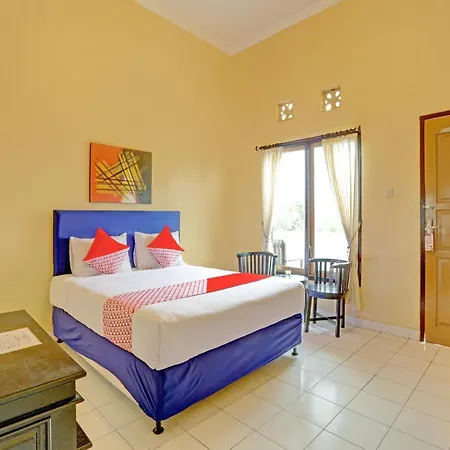 Oyo 3096 Hotel Dewi Warsiki Near Gilimanuk Port