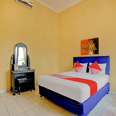 Oyo 3096 Hotel Dewi Warsiki